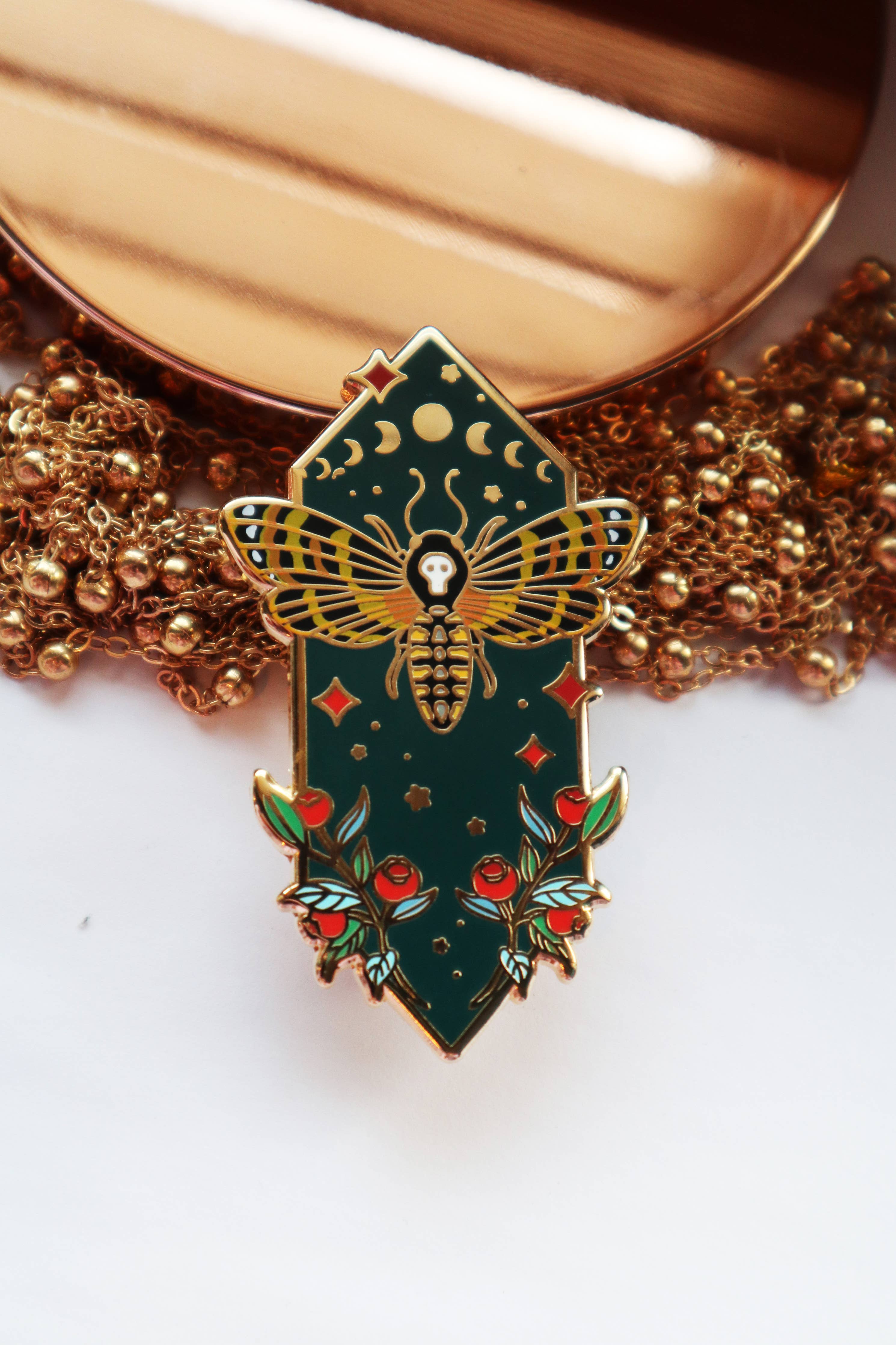 Pin Enamel Gwalchwyfyn Y Benglog | Deaths Head Hawk Moth Enamel Pin - Swiftterly